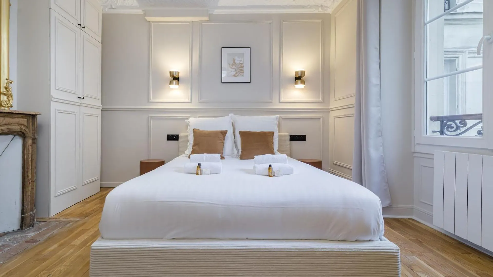 Poetic - Saint Lazare Apartment Paris